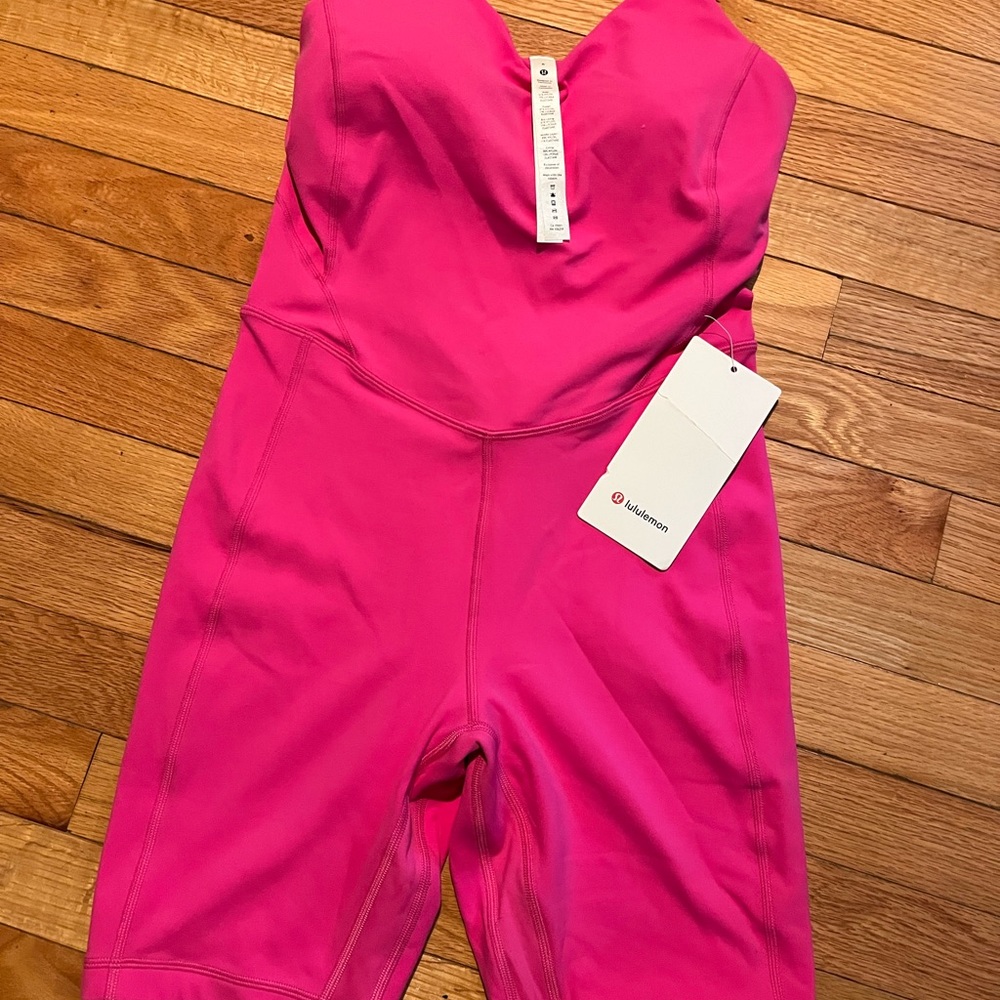 Lilulemon align bodysuit 8” NWT pink size 6